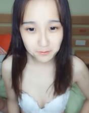 美女校花跟男友开房.